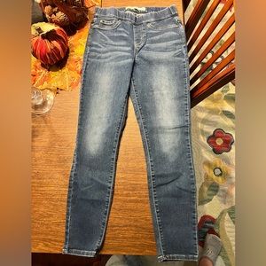 Levi Strauss Signature Gold Pull-On Skinny Totally Shaping Jeans - Size 6M 28x30